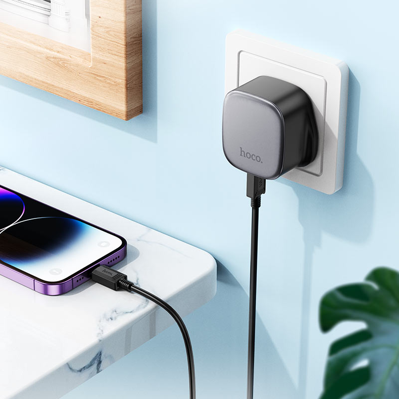 Hoco CS32B Charger PD20W + QC3.0 with Lightning to Type-C Cable Set